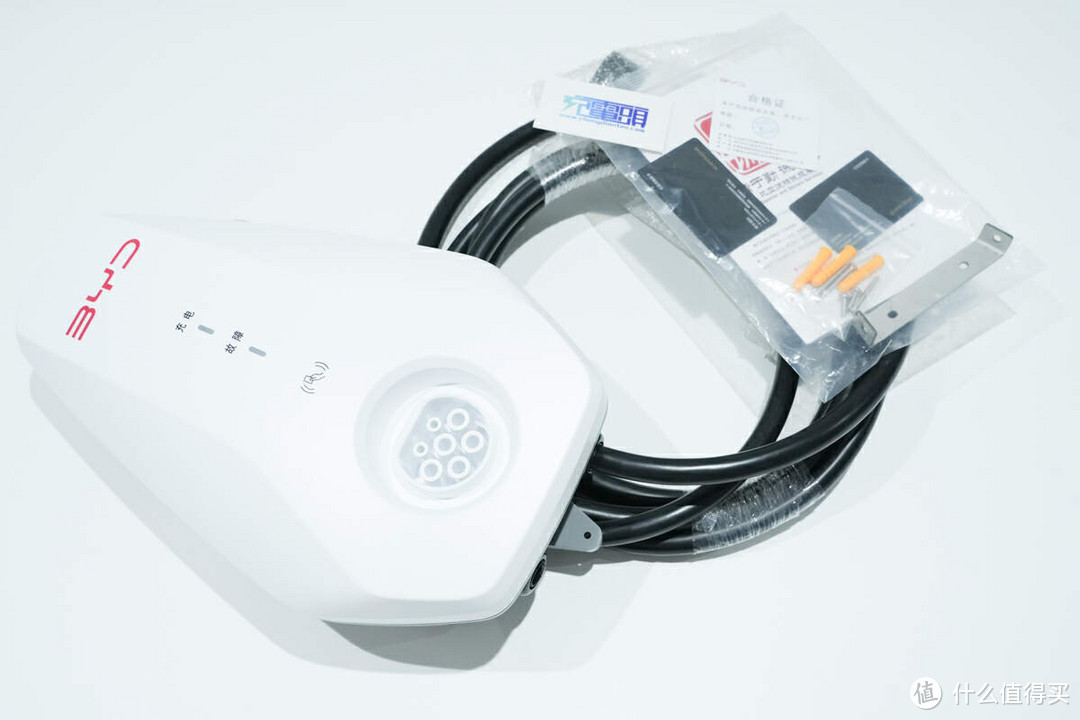 拆解报告：BYD比亚迪7kW壁挂式交流充电桩KDNT/BYD